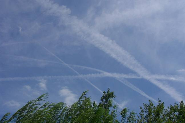 Chemtrails over London, England